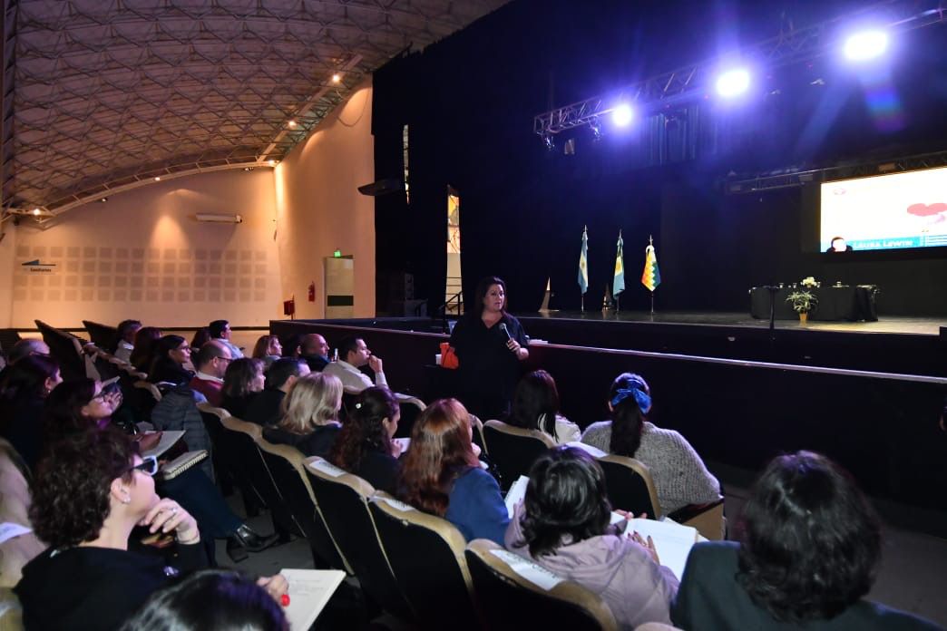 Red Aprende: más de 18 mil docentes de secundaria se capacitaron en “Nuevas formas de enseñar y de aprender”