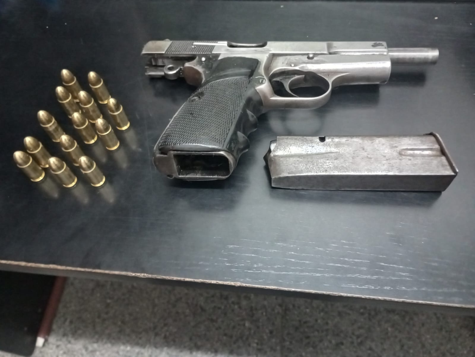 Resistencia: intentaron escapar de un control y fueron detenidos con un arma de fuego